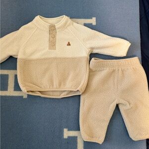 GAP Cream and Tan Baby Fleece Outfit